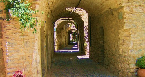 Narrow alleys taking you back centuries ...